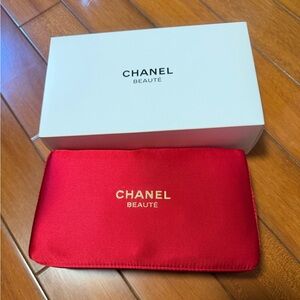 CHANEL 100% Silk Red Gold Travel Beauty Pouch